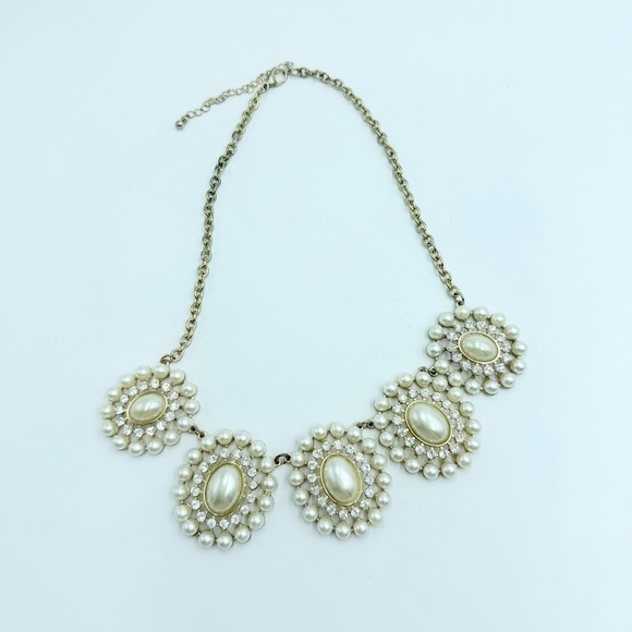 Circle Statement Faux Pearl Rhinestone Beaded Gold Toned Necklace - Picture 3 of 8